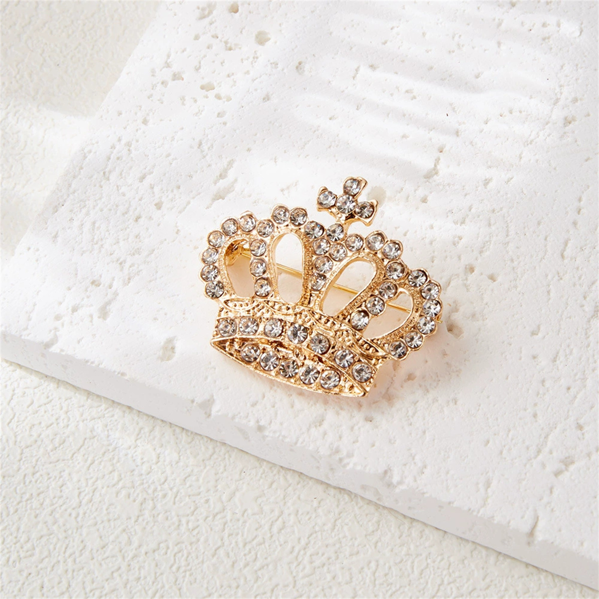 1Pc Creative Retro Crown Broch - Luxury Bags 2026 Trends 评论和价格