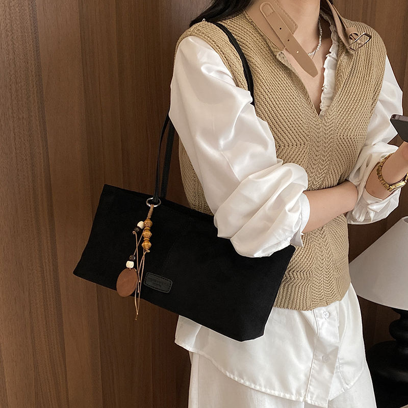 LEFTSIDE Retro Suede Shoulder  - Luxury Bags 2026 Trends 评论和价格